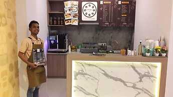 Central Front One Inn Jakarta Airport