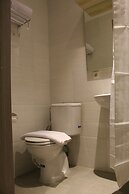 Central Front One Inn Jakarta Airport