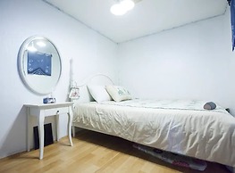 Janice's Traditional House