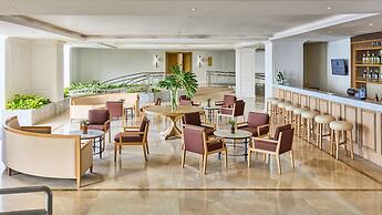 Twin Lakes Hotel
