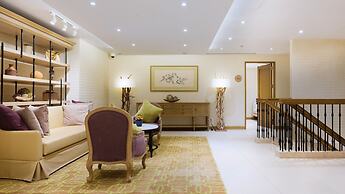 Twin Lakes Hotel