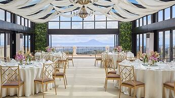 Twin Lakes Hotel