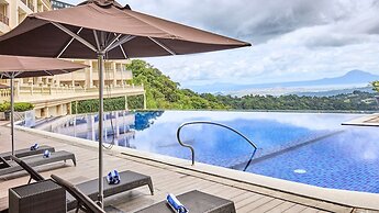 Twin Lakes Hotel