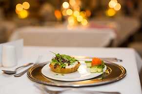 The Moon and Sixpence Garden Guest House