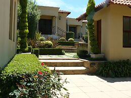 The Moon and Sixpence Garden Guest House