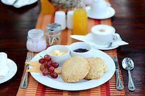 The Moon and Sixpence Garden Guest House