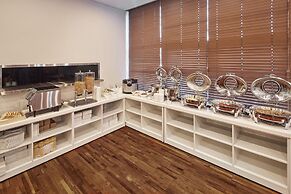 Western Bay Marina Hotel