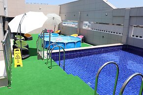 Western Bay Marina Hotel