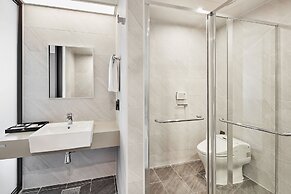 Western Bay Marina Hotel