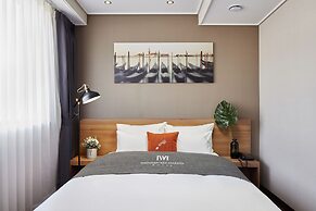 Western Bay Marina Hotel