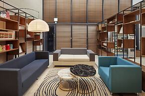 Western Bay Marina Hotel