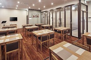 Western Bay Marina Hotel