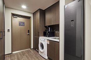 Western Bay Marina Hotel