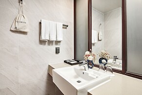 Western Bay Marina Hotel