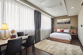 Western Bay Marina Hotel