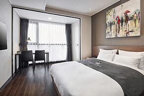 Western Bay Marina Hotel