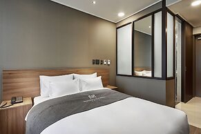 Western Bay Marina Hotel