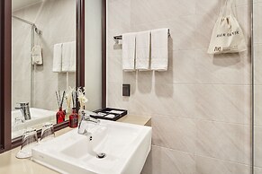 Western Bay Marina Hotel