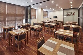 Western Bay Marina Hotel