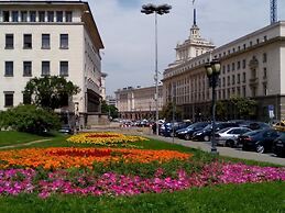 Greek Rooms in the City Center