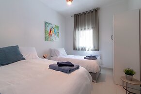 Full Option 9 People Central Location