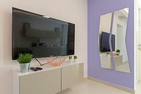 Full Option 9 People Central Location