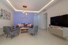 Full Option 9 People Central Location