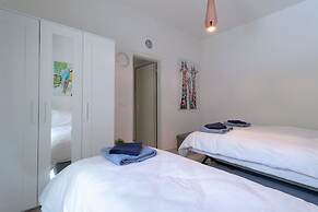 Full Option 9 People Central Location