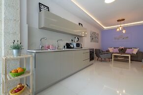 Full Option 9 People Central Location