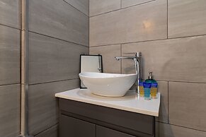 Full Option 9 People Central Location