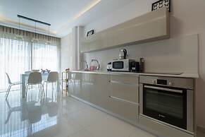 Full Option 9 People Central Location