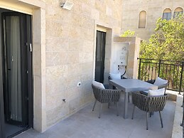 New Luxurious 2BR front old city Legacy