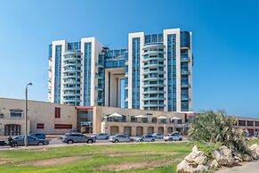 Beach Front By Ritz Hotel Pool Parking