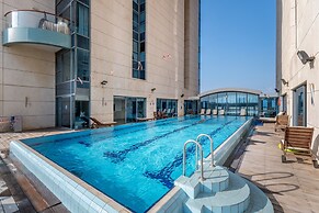 Beach Front By Ritz Hotel Pool Parking