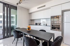 Front of Beach - Trumpeldor Street