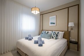 Front of Beach -Luxurious Residence