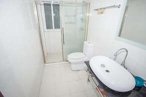 Laiyin Garden City Hostel