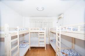 Laiyin Garden City Hostel