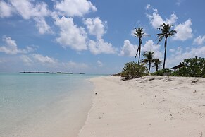 Reef Edge Thulusdhoo