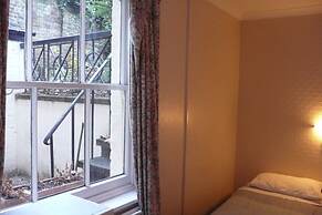 Pickwick Hall - Hostel