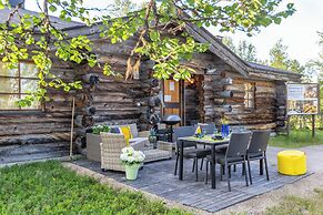 Kuukkeli Log Houses Teerenpesä - Superior Suite A49