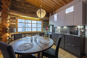 Kuukkeli Log Houses Teerenpesä - Superior Suite A49