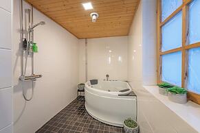 Kuukkeli Log Houses Teerenpesä - Superior Suite A49