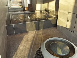 Lake Shikotsu Tsuruga Besso Ao no Za