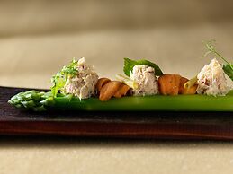 Lake Shikotsu Tsuruga Besso Ao no Za