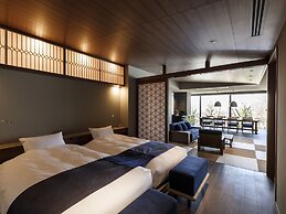 Lake Shikotsu Tsuruga Besso Ao no Za