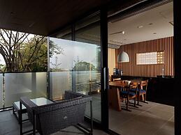 Lake Shikotsu Tsuruga Besso Ao no Za