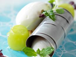 Lake Shikotsu Tsuruga Besso Ao no Za