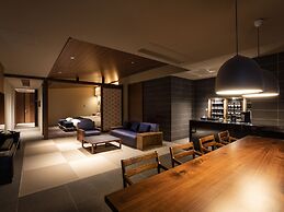 Lake Shikotsu Tsuruga Besso Ao no Za