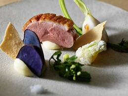 Lake Shikotsu Tsuruga Besso Ao no Za